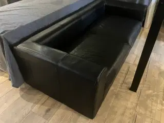 Flot stor 2 pers. Sort læder Sofa sælges