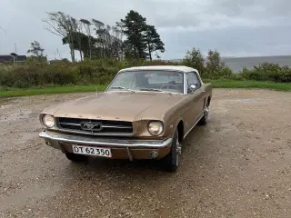 Ford Mustang V8 Convertible – årgang 1964½