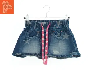 Børnenederdel med stjernemønster fra Molo (str. 104)