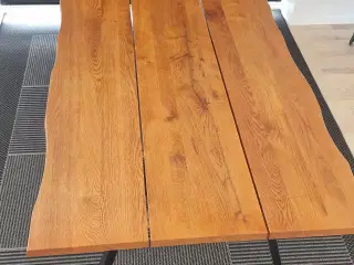 Spisebord med 1 tilllægs plade
