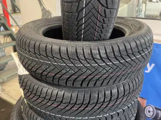 165/65/15 nye vinterdæk med montering