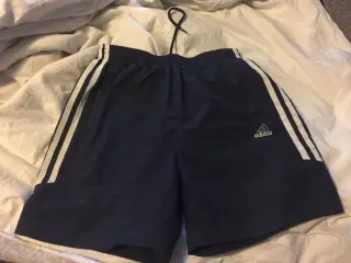 Mørke blå Adidas shorts