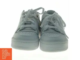 Hvide sneakers fra Adidas (str. 38 og 2 tredjedel)