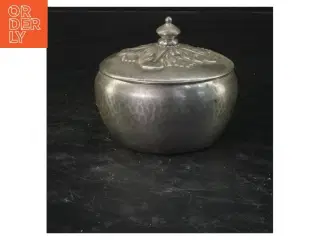 Dekorativ tin beholder med låg (str. Fart. jeg har kun på 50. gennemsnitsalstenen før op og tænker du, at det er bare så begy