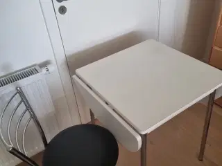 Cafebord m/klap + stol