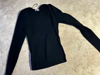 Sælger 3 bluser og 1 cardigan 