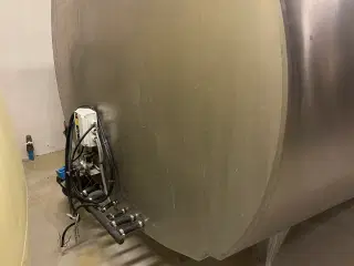 Køletank 4000L med vaske automat