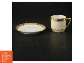 Porcelænskop og underkop sæt