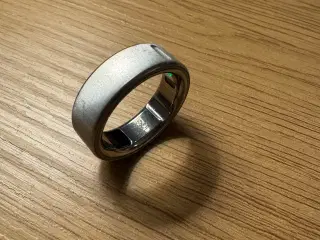 Oura Ring 4 – størrelse 11 – børstet sølv