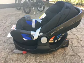 Rømer baby safe i size med isofix