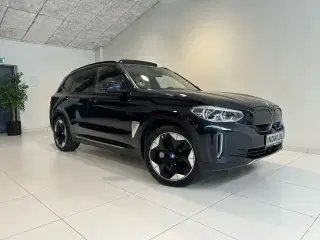 BMW iX3  Charged Plus