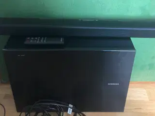 Samsung soundbar system HW-J560 sælges