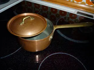 Kobber kasserolle med låg, mrk. Tagus + kobber fad