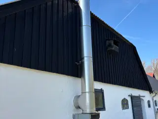 Skorsten til stokerfyr sælges. 