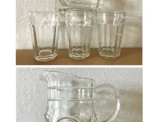 Nanna mælke/saftevandskande og 4 glas.