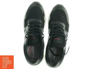 Sorte sneakers (str. 42)