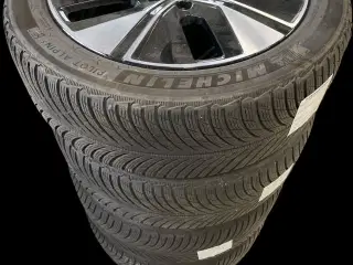 19 Polestar 2 245/45r19 Ref.V12 vinter