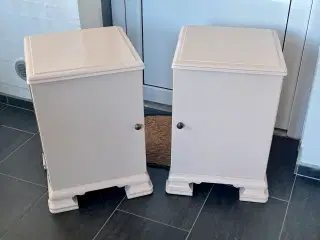2 søde sengeborde