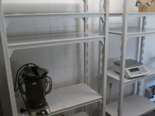 2 stk. Mobil reol B1380 x D600 x H1790 mm Cambro Premium Shelving (uden indhold)
