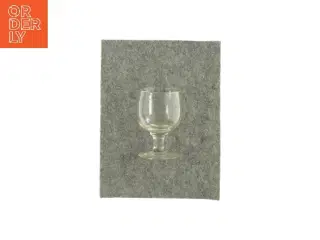 Lille glas på fod (str. HØ: 10x6 cm )
