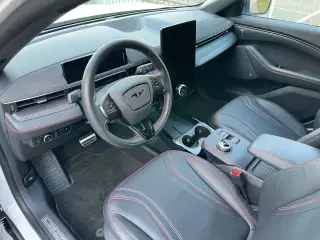 Ford Mustang Mach-E 75 Premium Standard Range AWD