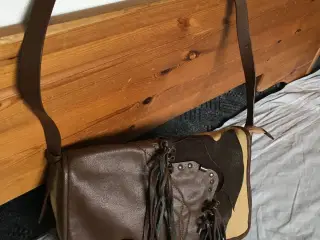 Beige og brunfarvet taske