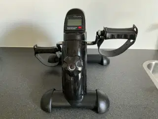 Pedaltræner både til arme og ben