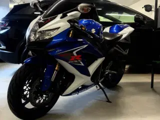 Suzuki Gsxr  600 k8 