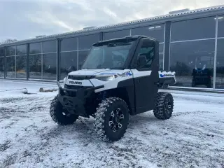 Polaris Ranger Kinetic EV T3B 60 km/t traktor. Inkl Lukket kabine med varme