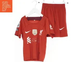 Liverpool Fodboldtrøje og Shorts fra Nike (str. 110)