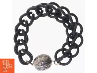 Sort armbånd med metalperle (str. Ø 6 cm)