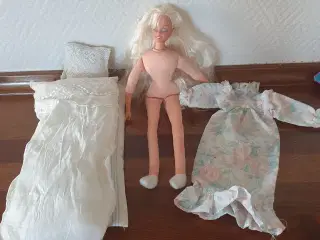 Bedtime Barbie  fea 1993