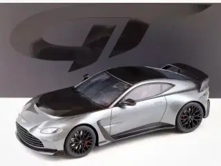 1:18 Aston Martin V12 Vantage Coupe 2023