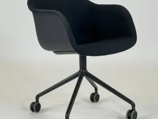 Muuto Fiber Armchair m. Hjul - Sort