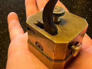 Scarificator