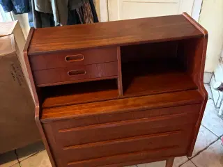 Teak møbel
