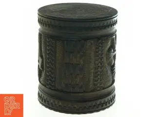 Udsmykket sort trææske (str. 11 x 9 cm)