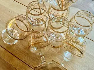 8 dekorative cognac glas med guldbemaling af løv o