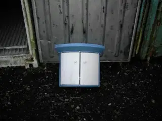   Toilet underskab.