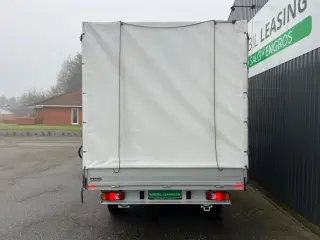 Peugeot Boxer 335 2,2 BlueHDi 140 L3 Plus