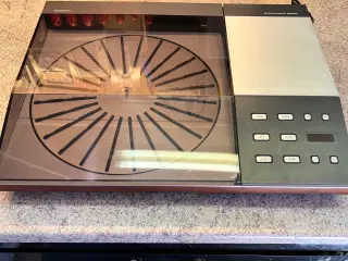 Nyrenoveret B&O Beogram 8000 pladespiller.
