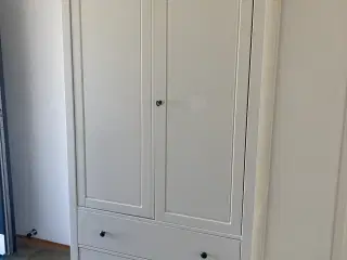 Garderobeskab 