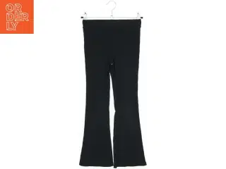 Sorte fløjlsbukser fra H&M (str. 122)