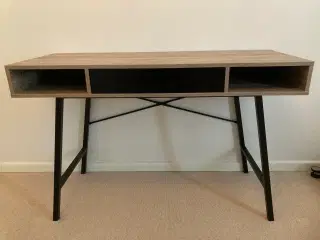 Skrivebord fra Jysk