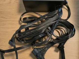 ATX PSU, Chieftech EON ZPU-700S (700W)