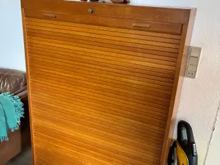 Arkivskab m jalousi låge