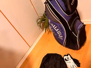 Callaway golfbag – pæn stand med tilbehør