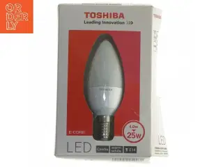 Toshiba LED-lyspære E14 4W fra Toshiba (str. 11 cm)
