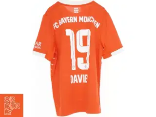 FC Bayern München spilledragt fra Adidas (str. 164)