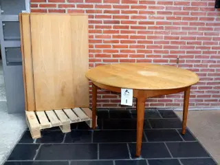 Henning Kjærnulf cirkulært spisebord i egetræ